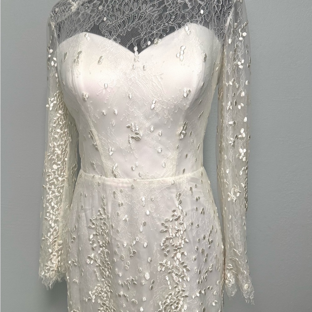Elegant White/ivory Lace Wedding Dress Long Sleeves Chapel Train sz 4-6 - Picture 4 of 16